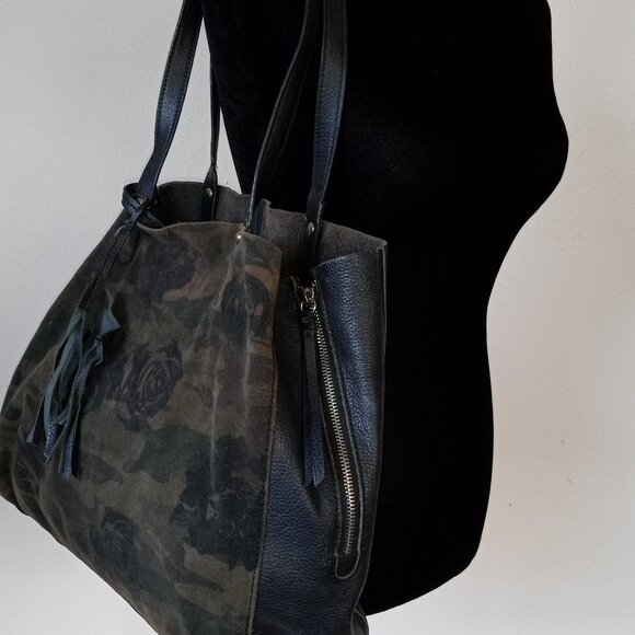 Sanctuary Camouflage Tote Bag - Picture 2 of 16